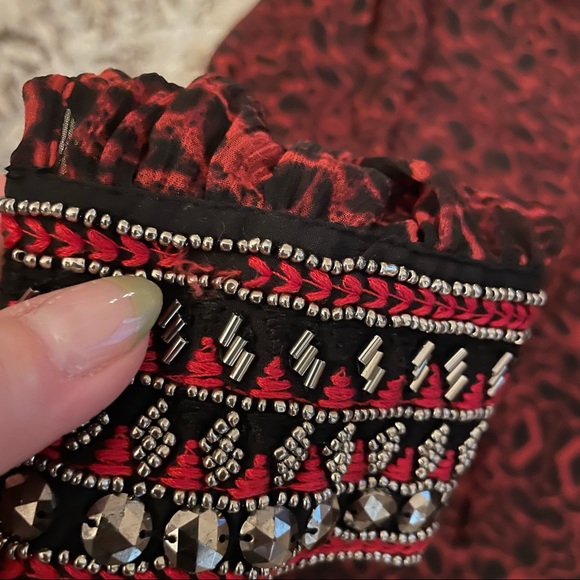 Jessica Simpson Red & Black Sheer Tunic Blouse with Beaded Cuffs Size Small - Picture 8 of 9